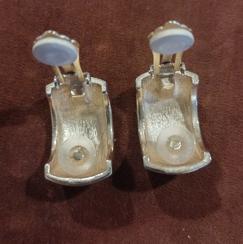 CHRISTIAN DIOR Designer Signed Gold Plated Statement Clip On Earrings VTG - Picture 5 of 7